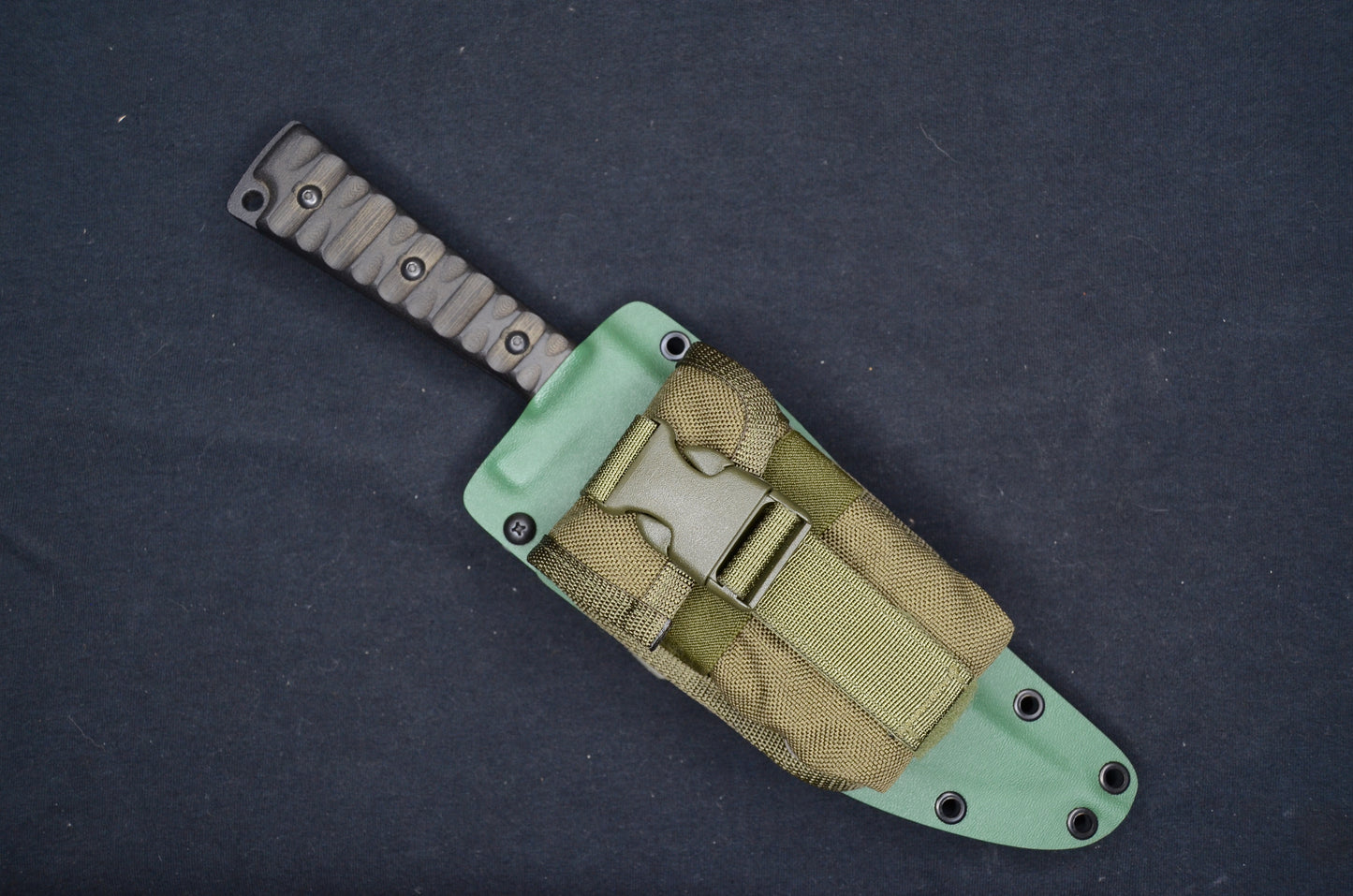 ESEE 5/6 POUCH ON CUSTOM MOUNTING PLATE