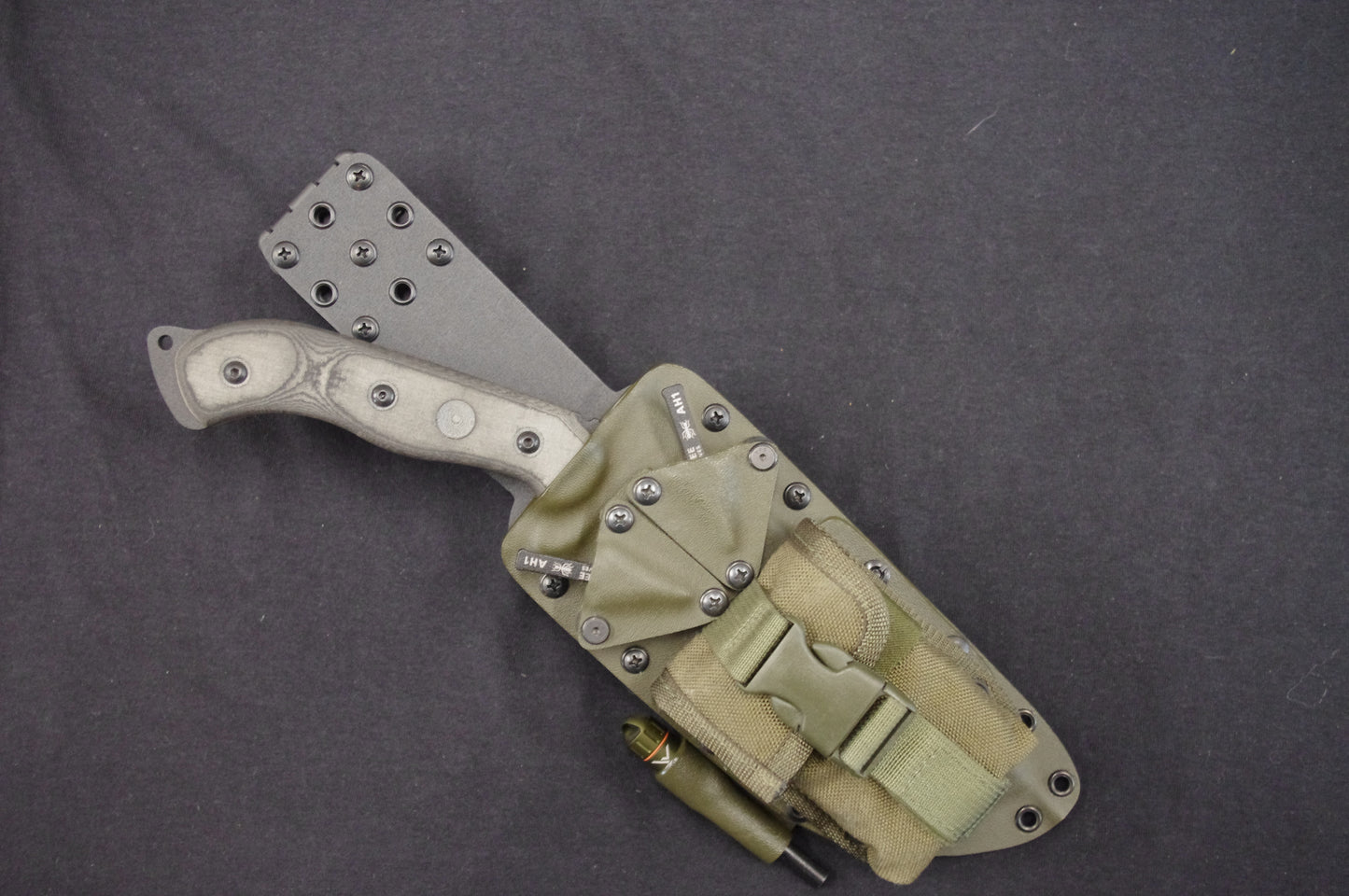ESEE 5/6 POUCH ON CUSTOM MOUNTING PLATE