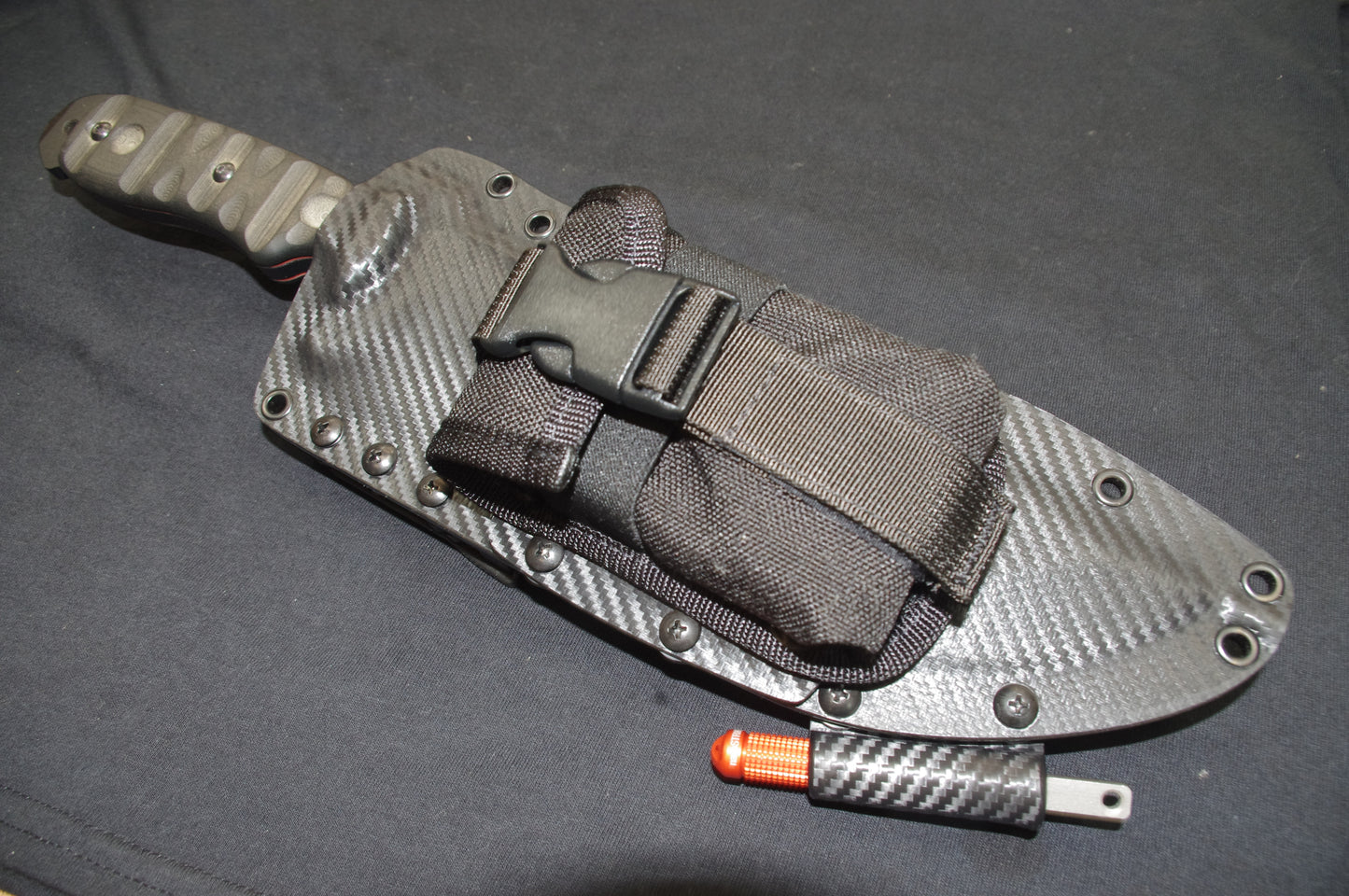 ESEE 5/6 POUCH ON CUSTOM MOUNTING PLATE