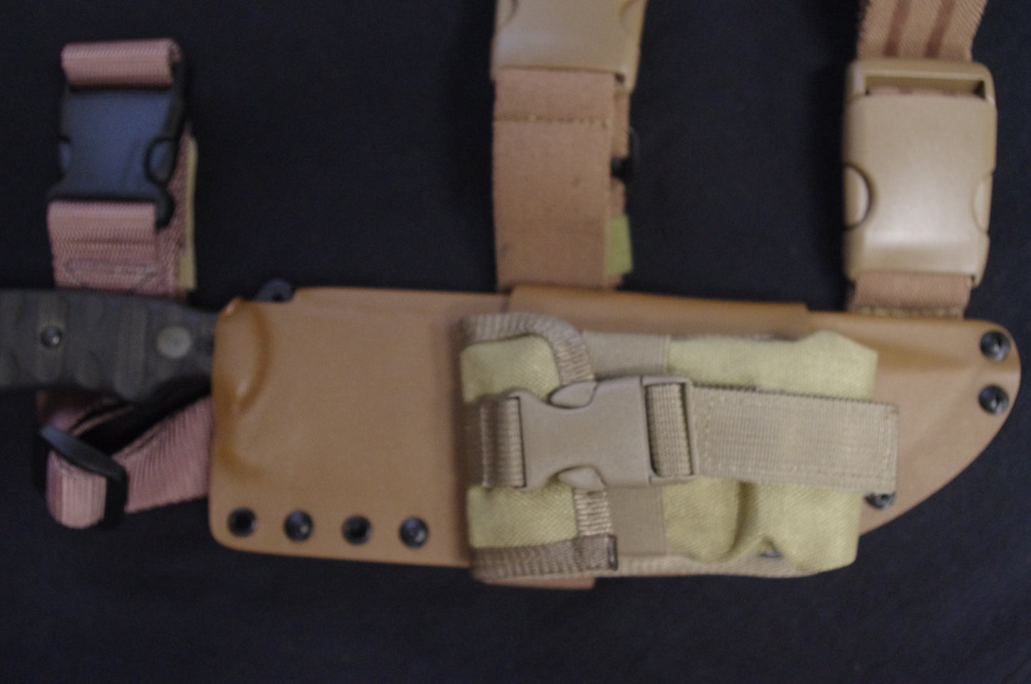 ESEE 5/6 POUCH ON CUSTOM MOUNTING PLATE