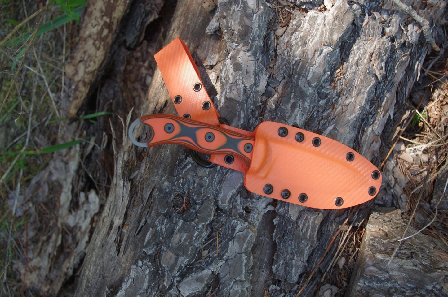 CUSTOM-MADE KYDEX "D" RING DANGLER WITH 2" BELT LOOP ON A CUSTOM MOUNTING PLATE