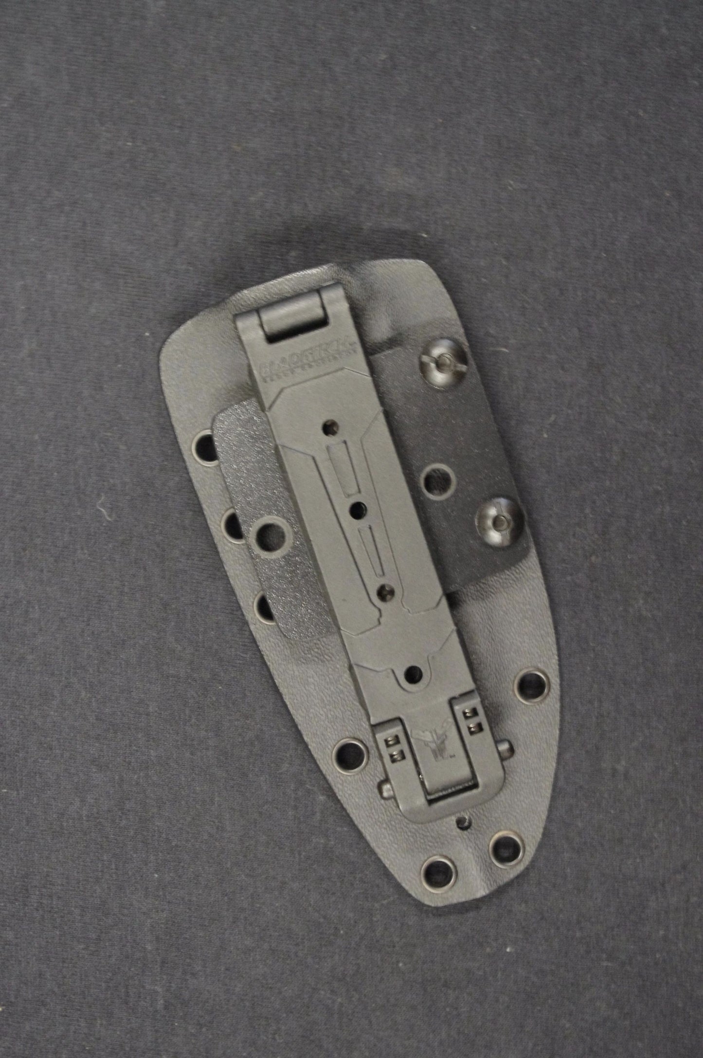 SINGLE BLADE-TECH MOLLE-LOK ON A RED HILL CUSTOM MOUNTING PLATE (DOES NOT INCLUDE SHEATH)