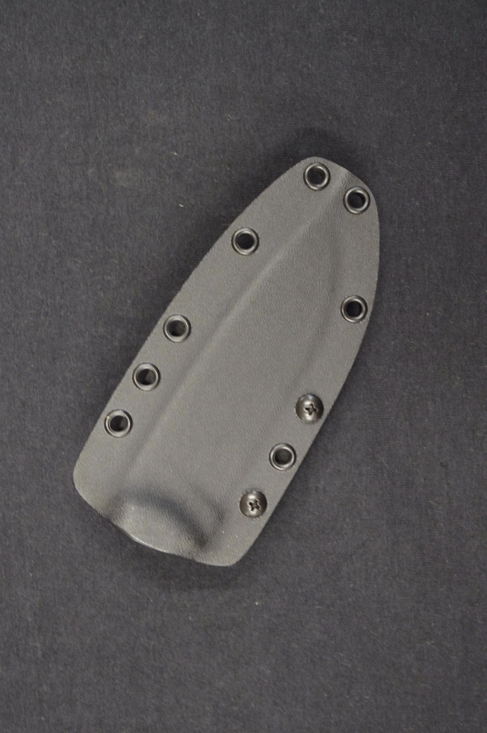 SINGLE BLADE-TECH MOLLE-LOK ON A RED HILL CUSTOM MOUNTING PLATE (DOES NOT INCLUDE SHEATH)