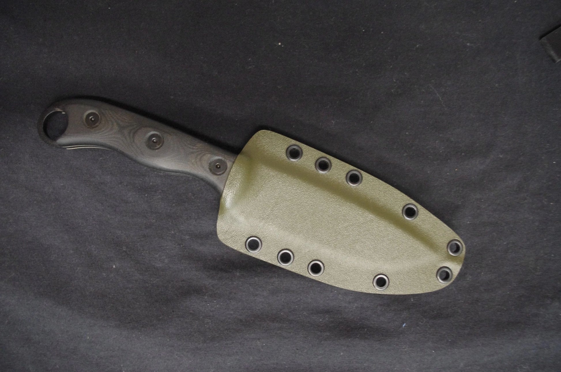 TOPS HOG 4.5 CUSTOM .093 OD GREEN SHEATH W/ TEK-LOK BY RED HILL SHEATHS **NO KNIFE*