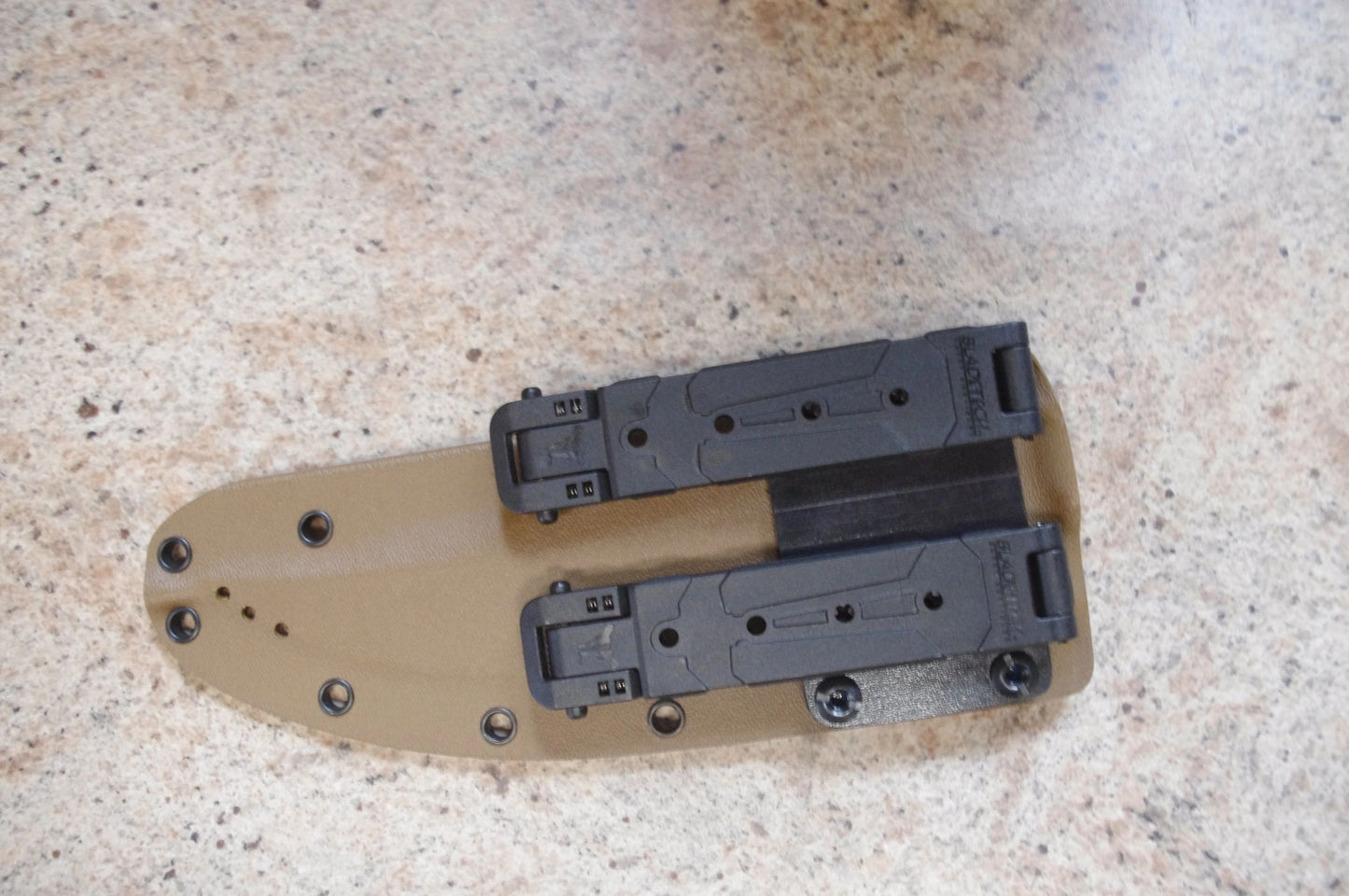 DOUBLE BLADE-TECH MOLLE-LOKS ON A RED HILL CUSTOM MOUNTING PLATE (DOES NOT INCLUDE SHEATH)